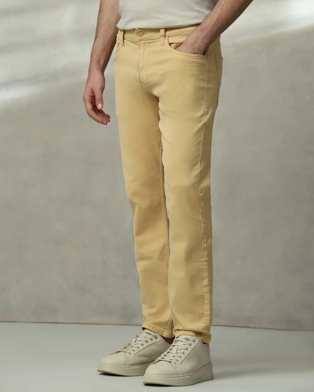Classic Versatile And Comfortable Straight Light Khaki Jeans