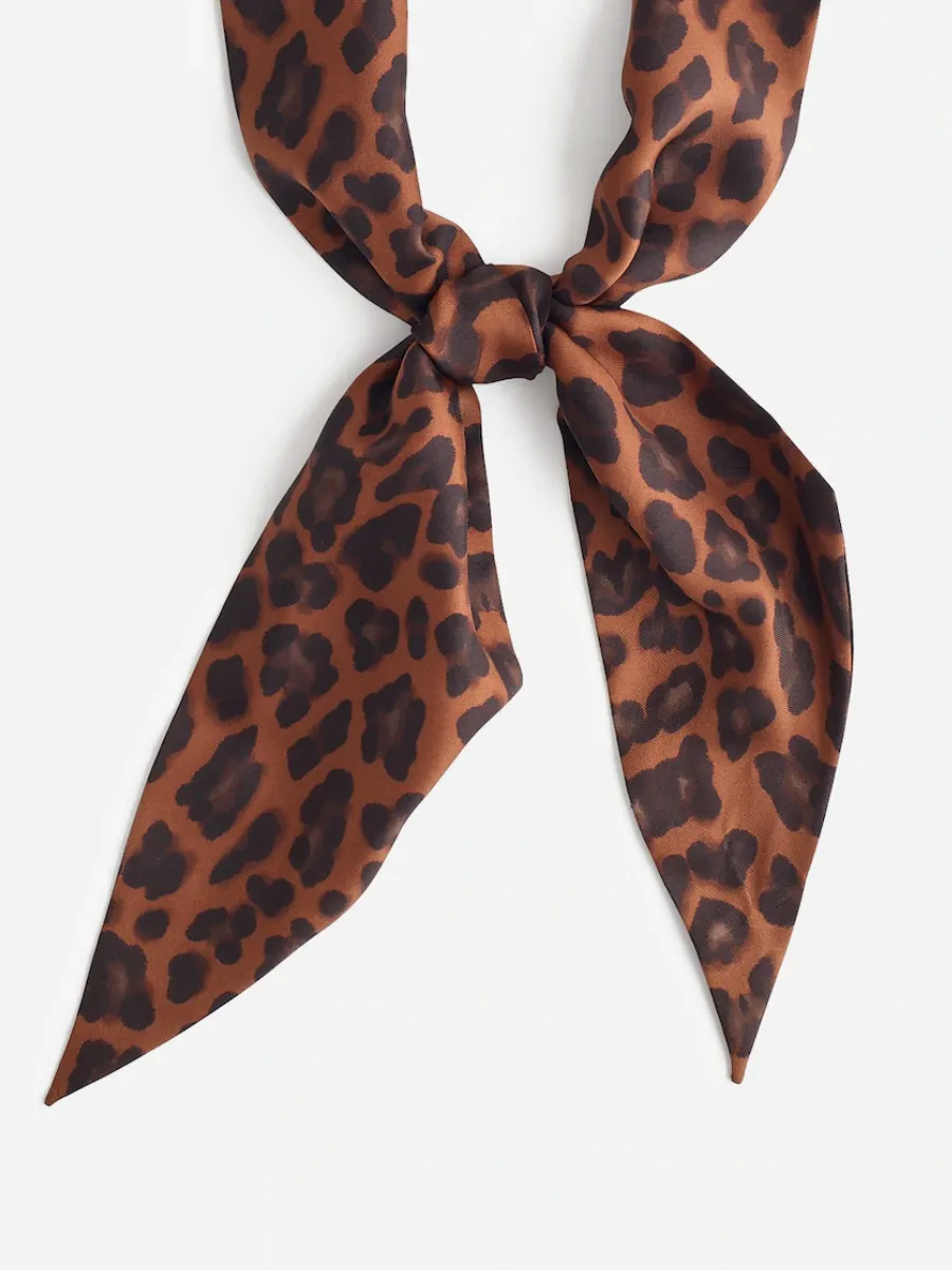 Chic Leopard Pattern Scarf