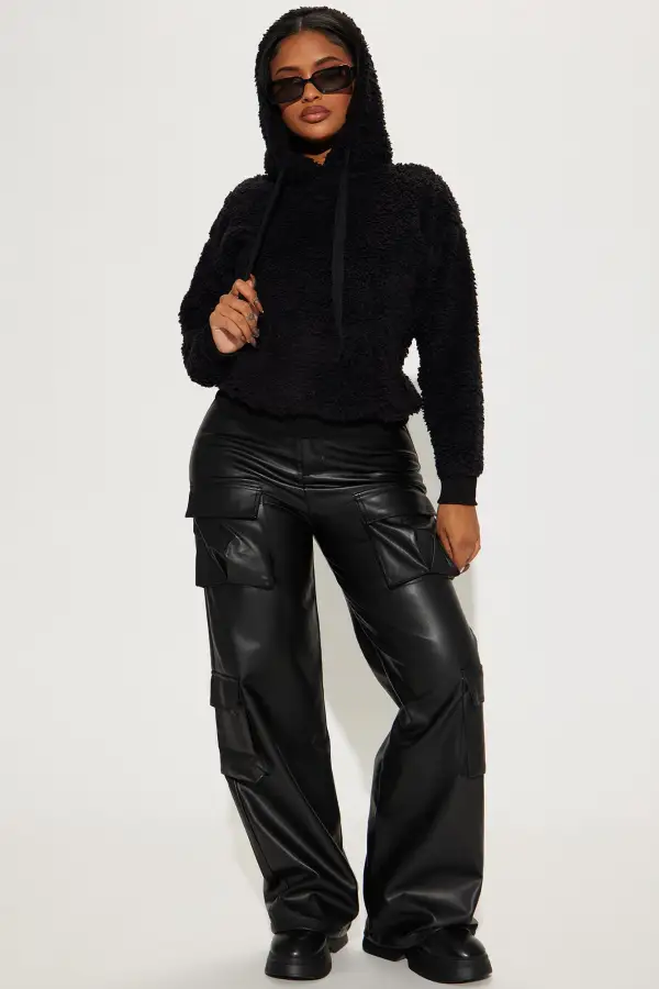 Oh So Cozy Sherpa Pullover - Black