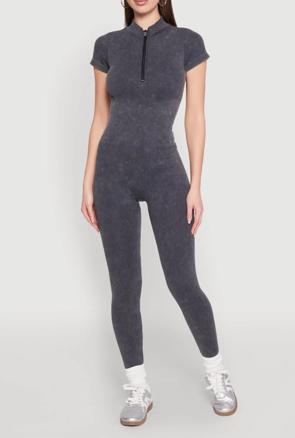 Small Stand Collar Short Sleeved Jumpsuit