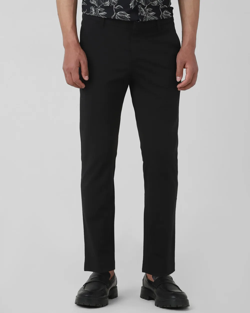 Classic Daily Slim-Fit Straight-Leg Black Trousers