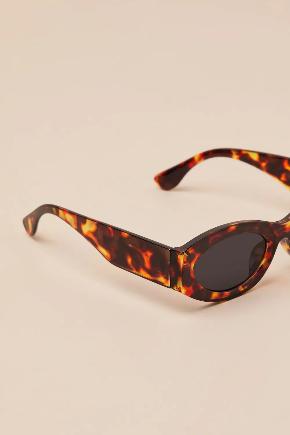 Personalized And Cool Retro Literary Ladies Sunglasses