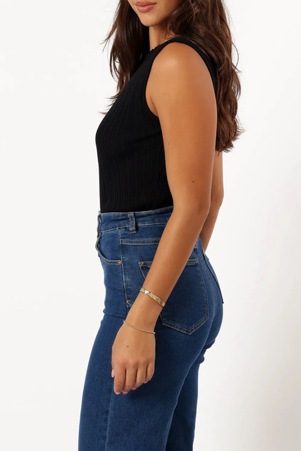 BLACK AND WHITE KNITTED VEST