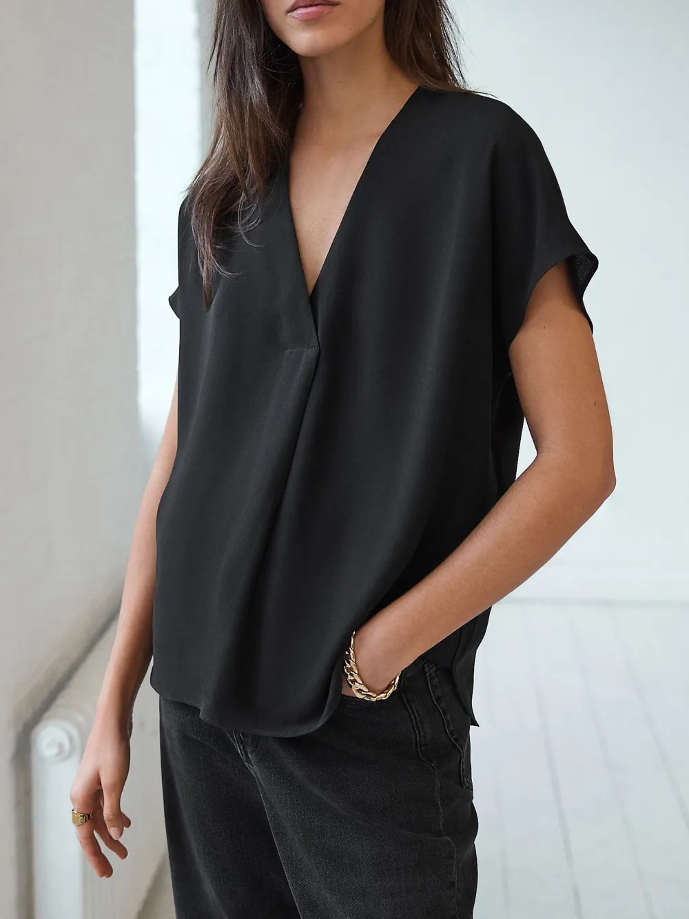 Loose Fit Short Sleeve High Collar V-Neck Shirt