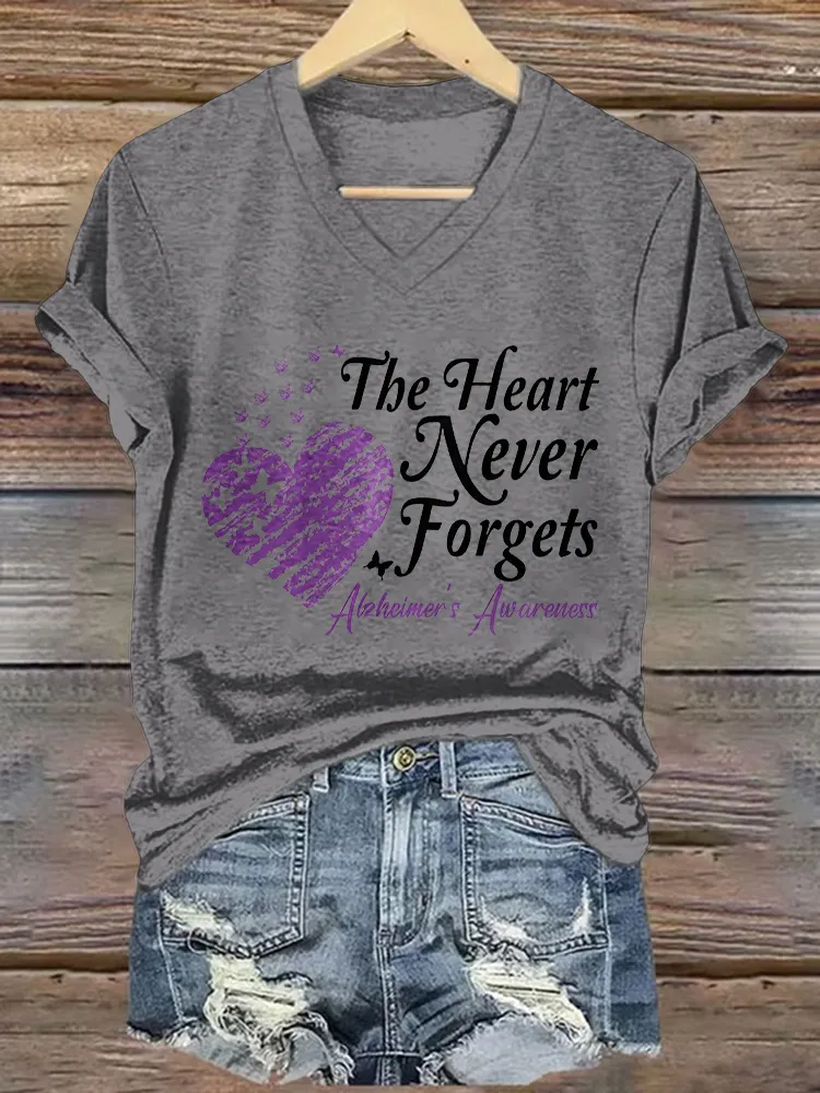 Women'S  The Heart Never Forgets Alzheimer'S Awereness V-Neck T-Shirt