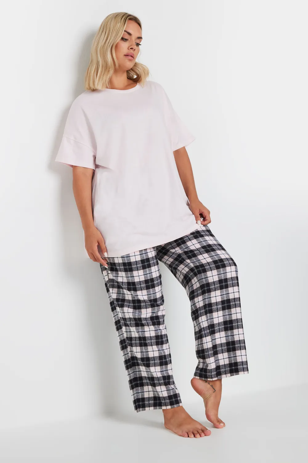 YOURS Curve Black & Green Woven Check Print Pyjama Set
