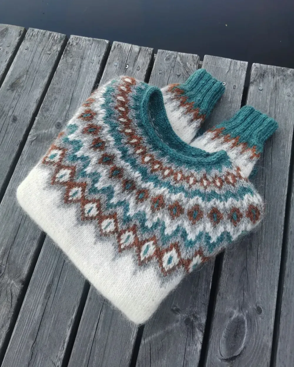 Fairman Island Print Vintage Contrast Sweater