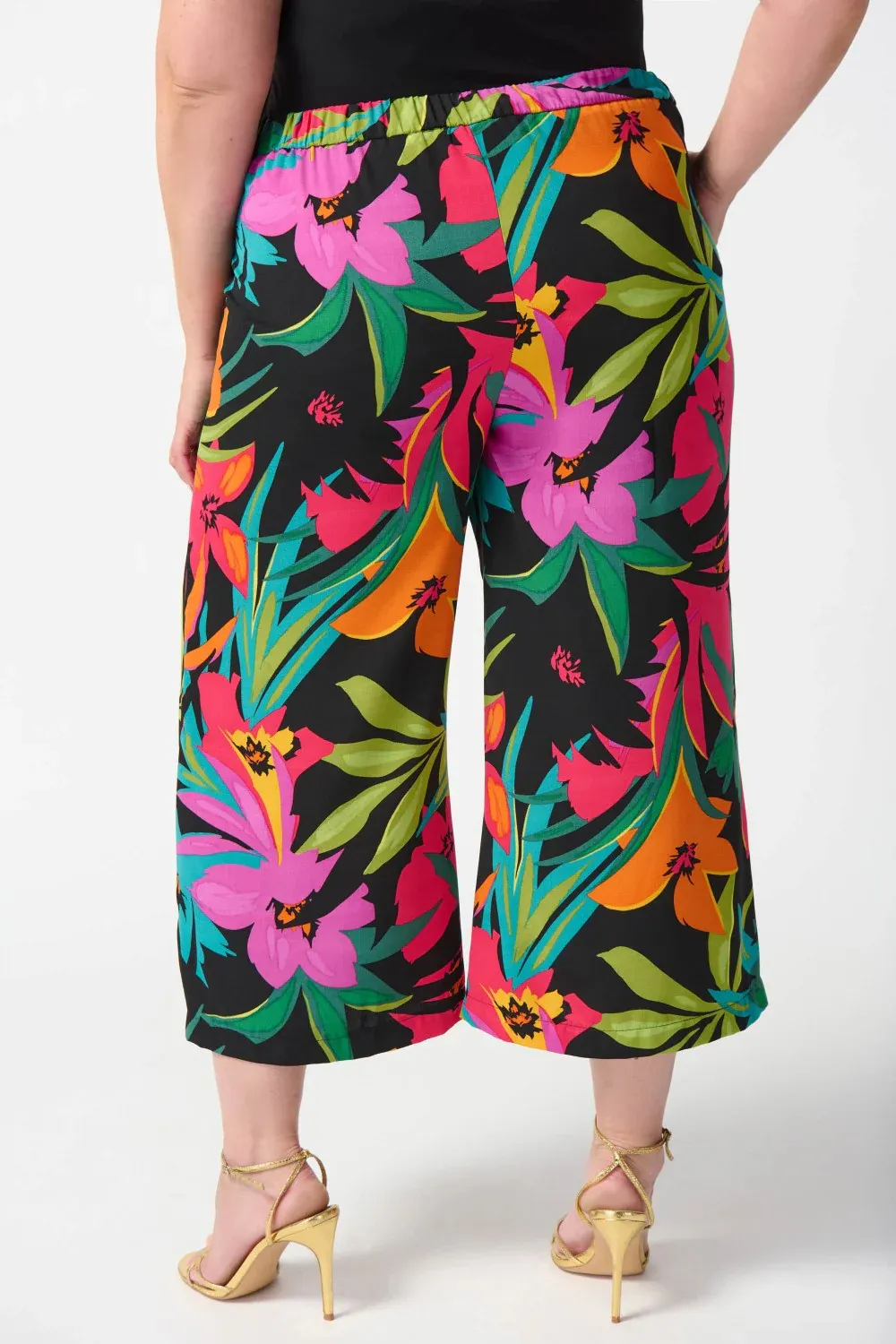 Tropical Print Off - Shoulder Cropped Pants