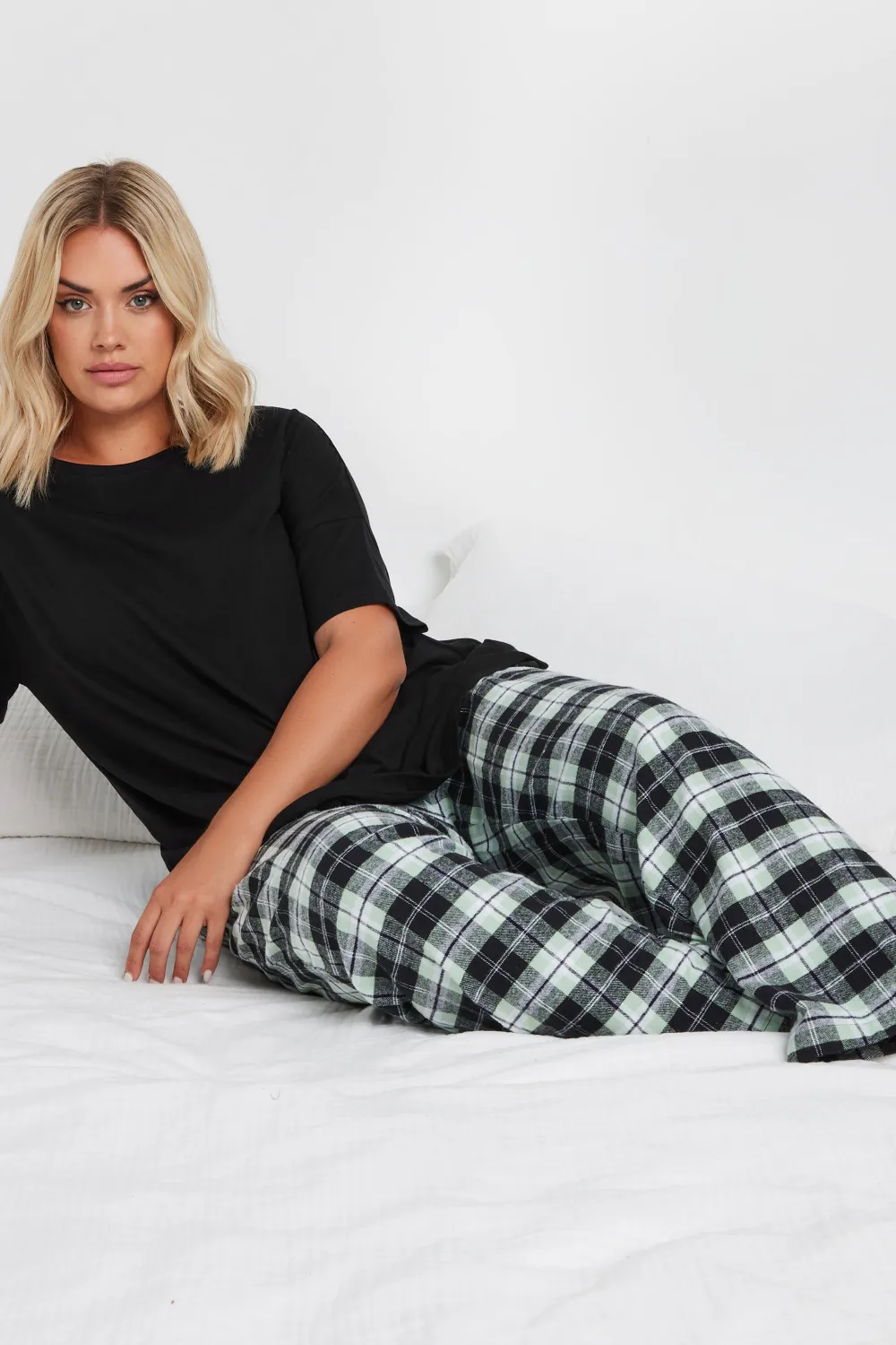 YOURS Curve Black & Green Woven Check Print Pyjama Set