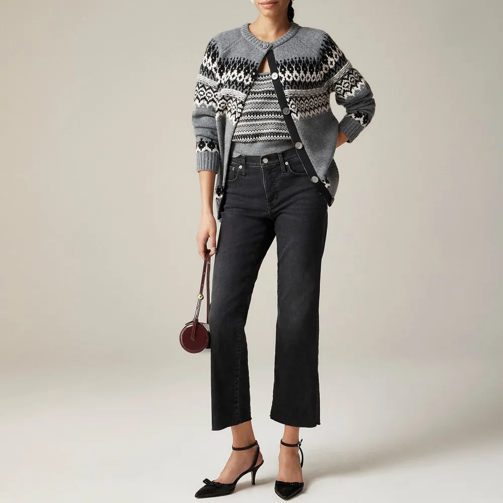 Mid-Rise Stretch Cropped Kickout Jeans