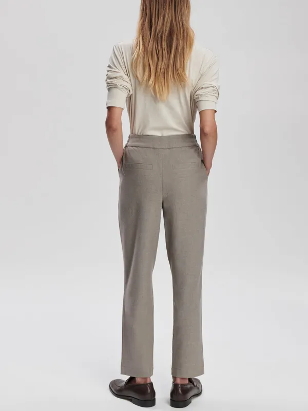 Reg Tapered-Leg Pant 27