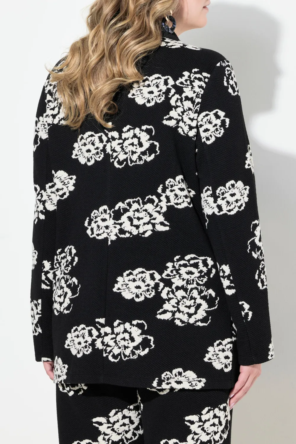 Fitted Flower Patterned Jacket