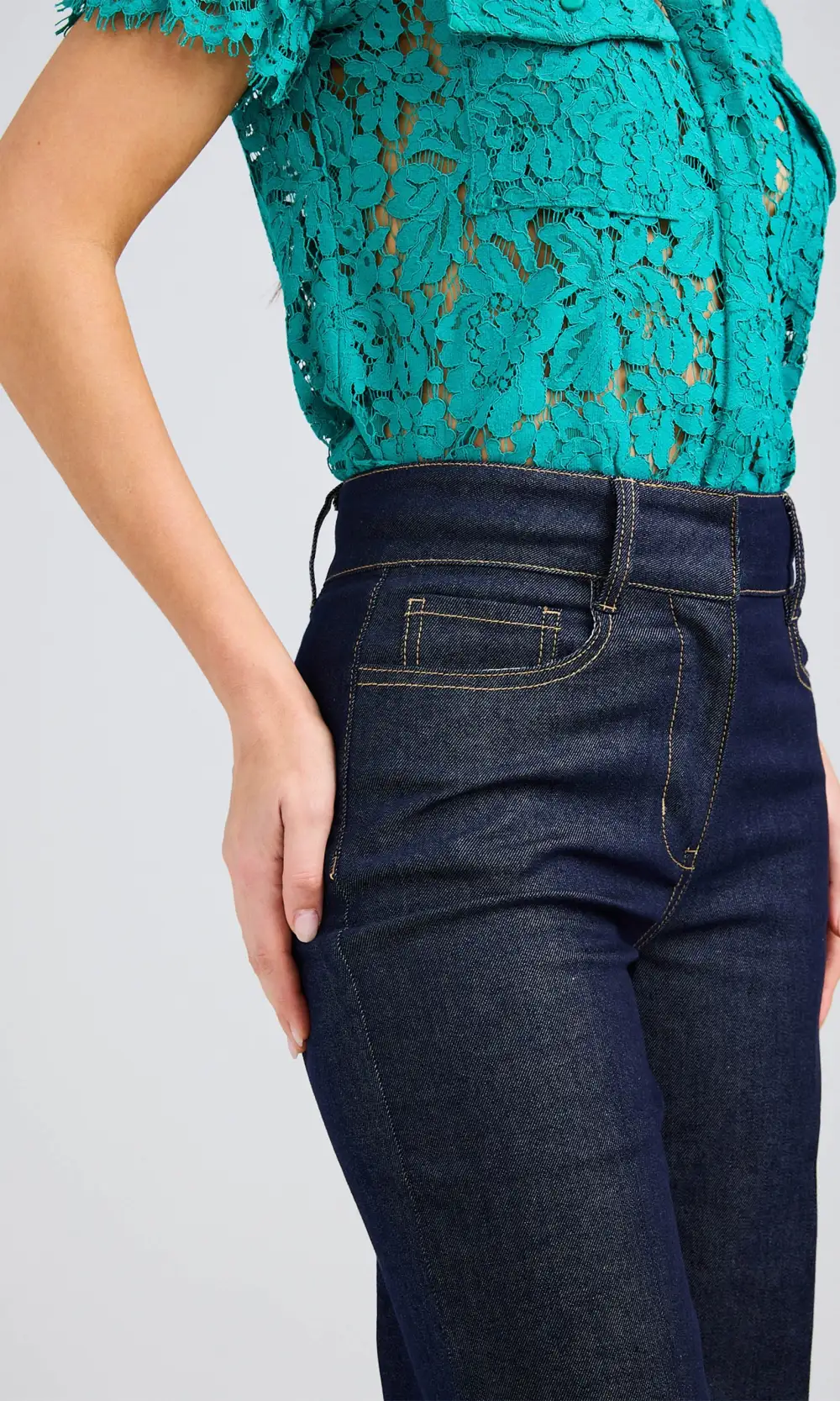 Dark-Colored Wide-Leg Jeans With Cuffs