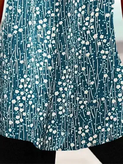 Women's Half Sleeve V-neck Striped Top