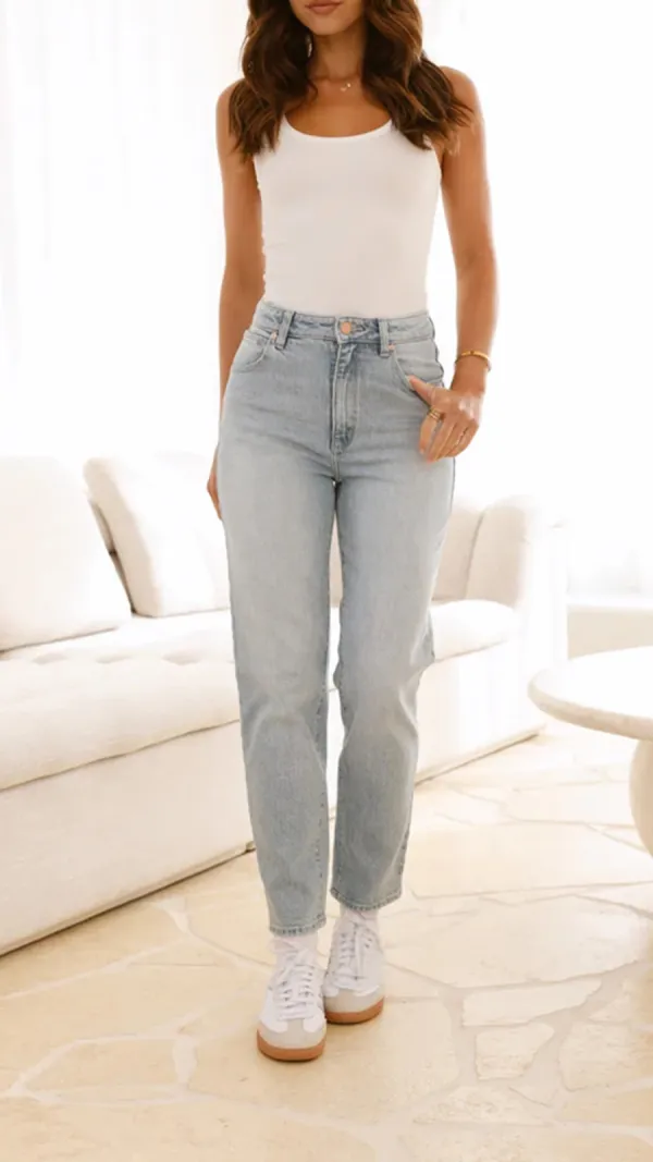 Perfect Curve Ripped Jeans