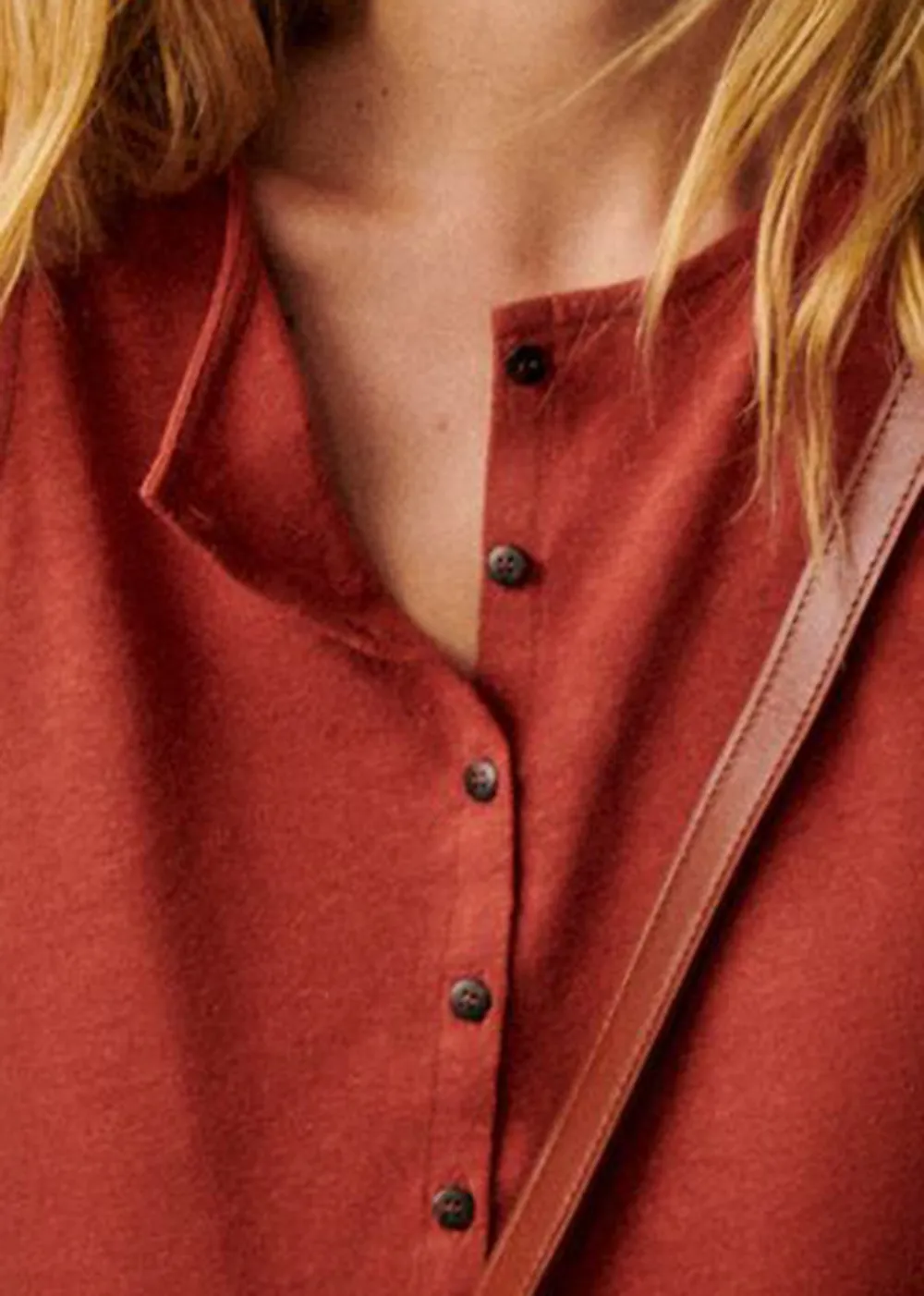 Sleeveless Button-Up Cotton And Linen Cropped Top