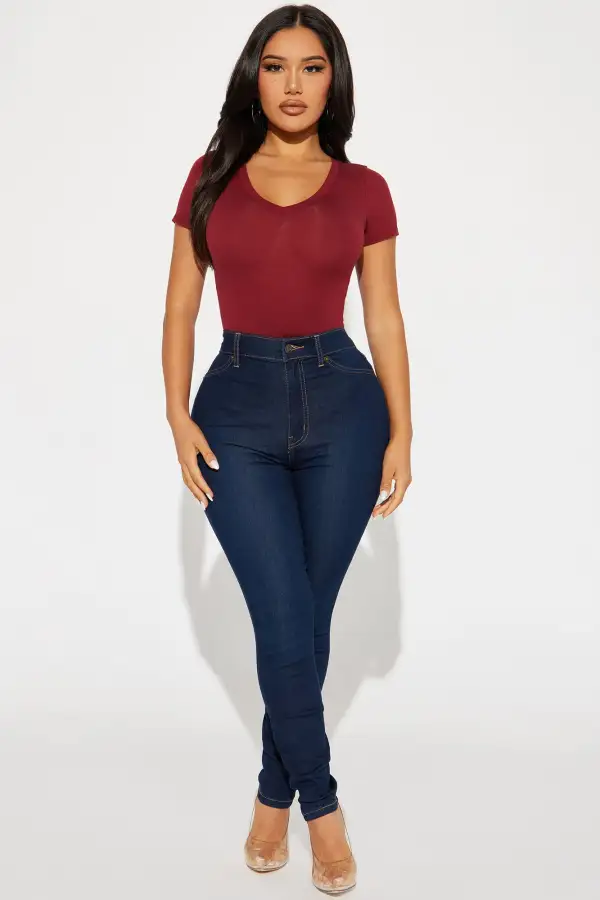 Jess V Neck Short Sleeve Top - Burgundy