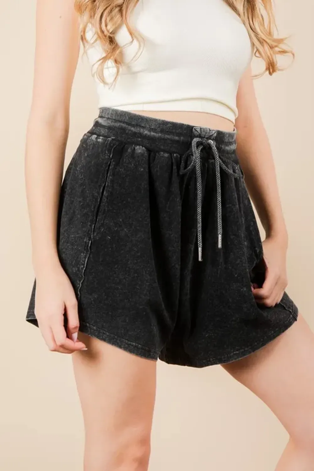 Antiquing Retro Loose Black Shorts