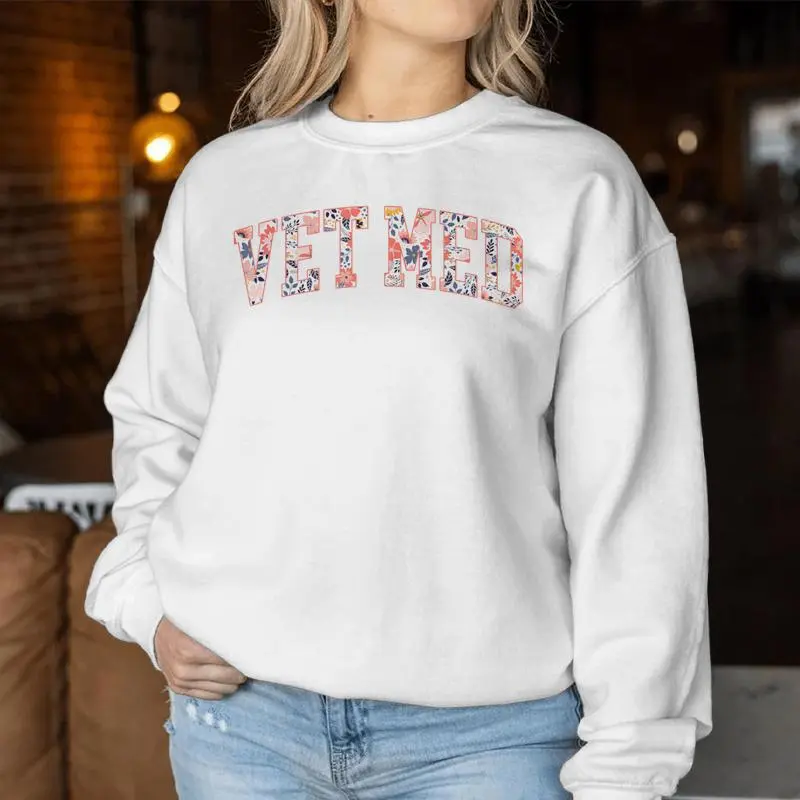Retro Floral Vet Med Veterinarian Medicine Vet Tech Grad Women Sweatshirt