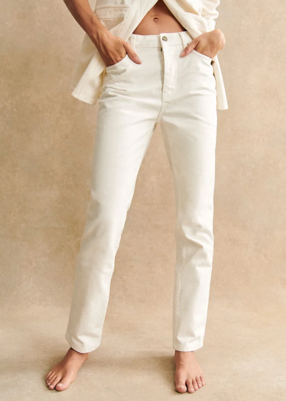 Multi-Pocket Mid Waist Jeans