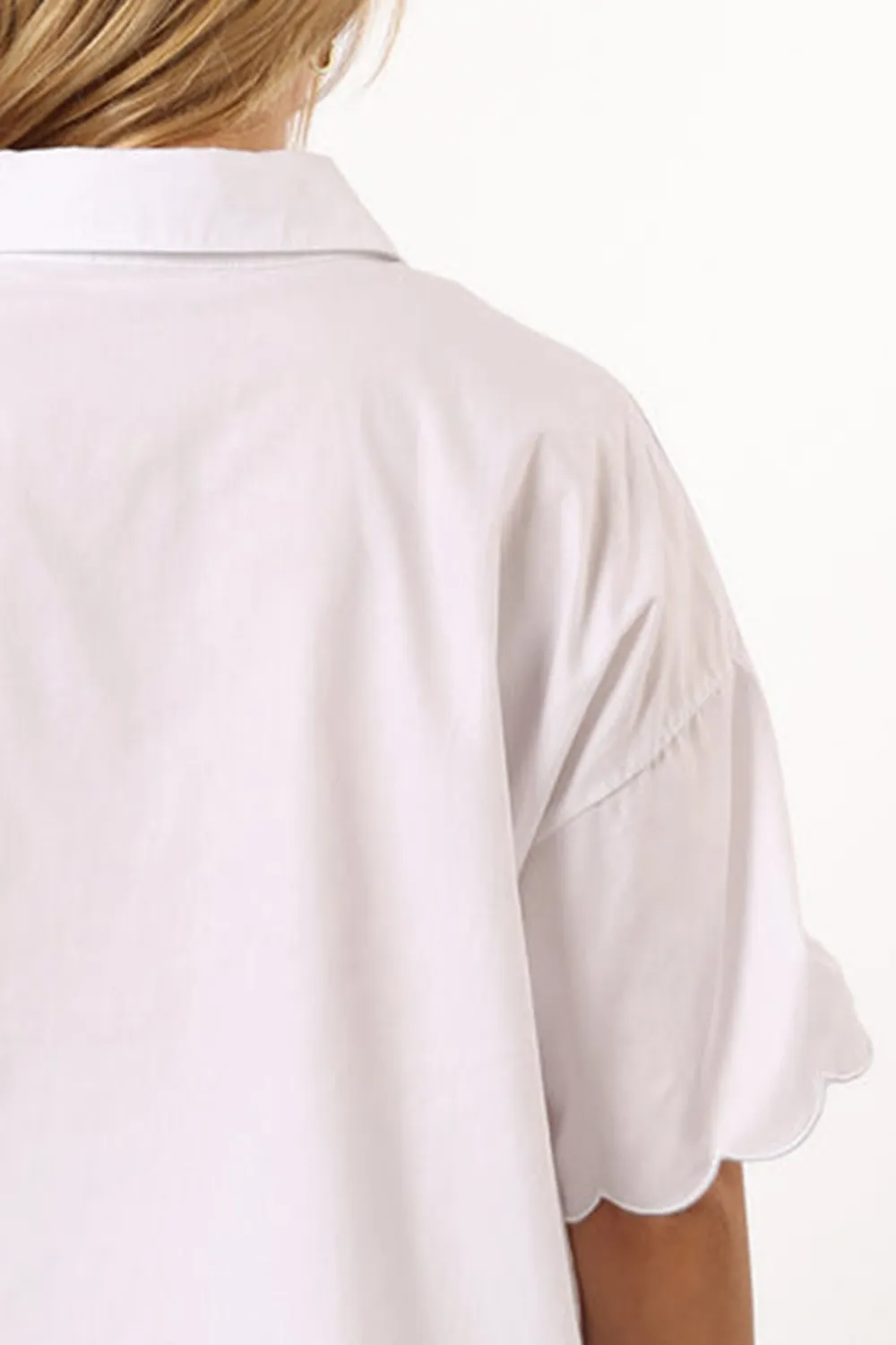 WHITE SHORT SLEEVE BUTTON TOP