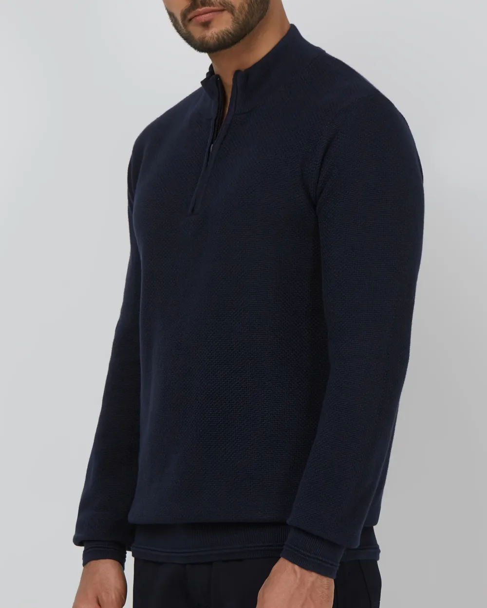 Comfortable Soft And Light-Skinned Slim Navy Sweater