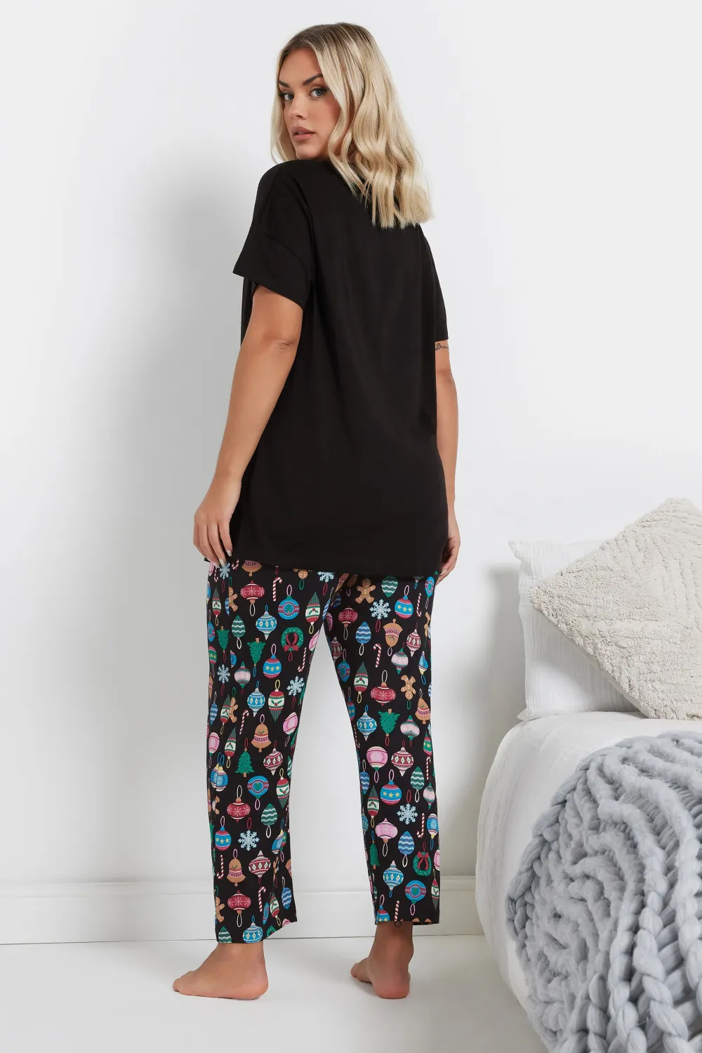 YOURS Curve Black 'Holly Jolly' Slogan Christmas Pyjama Set