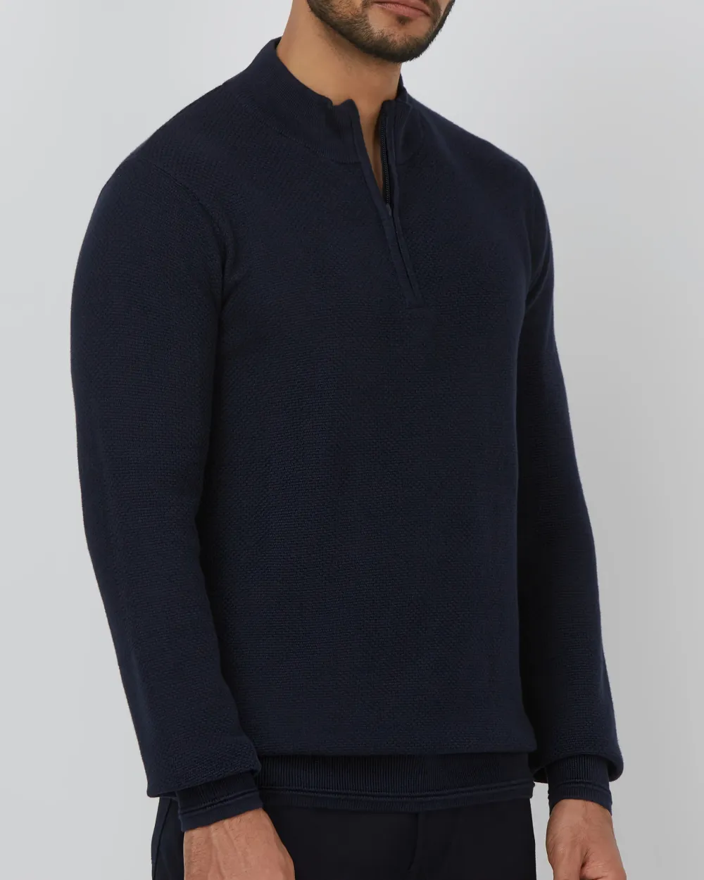Comfortable Soft And Light-Skinned Slim Navy Sweater