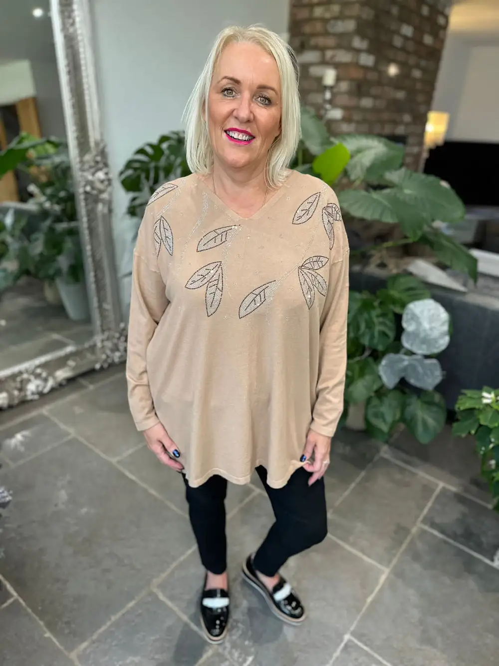 Stone Diamante Leaf Knit Gail