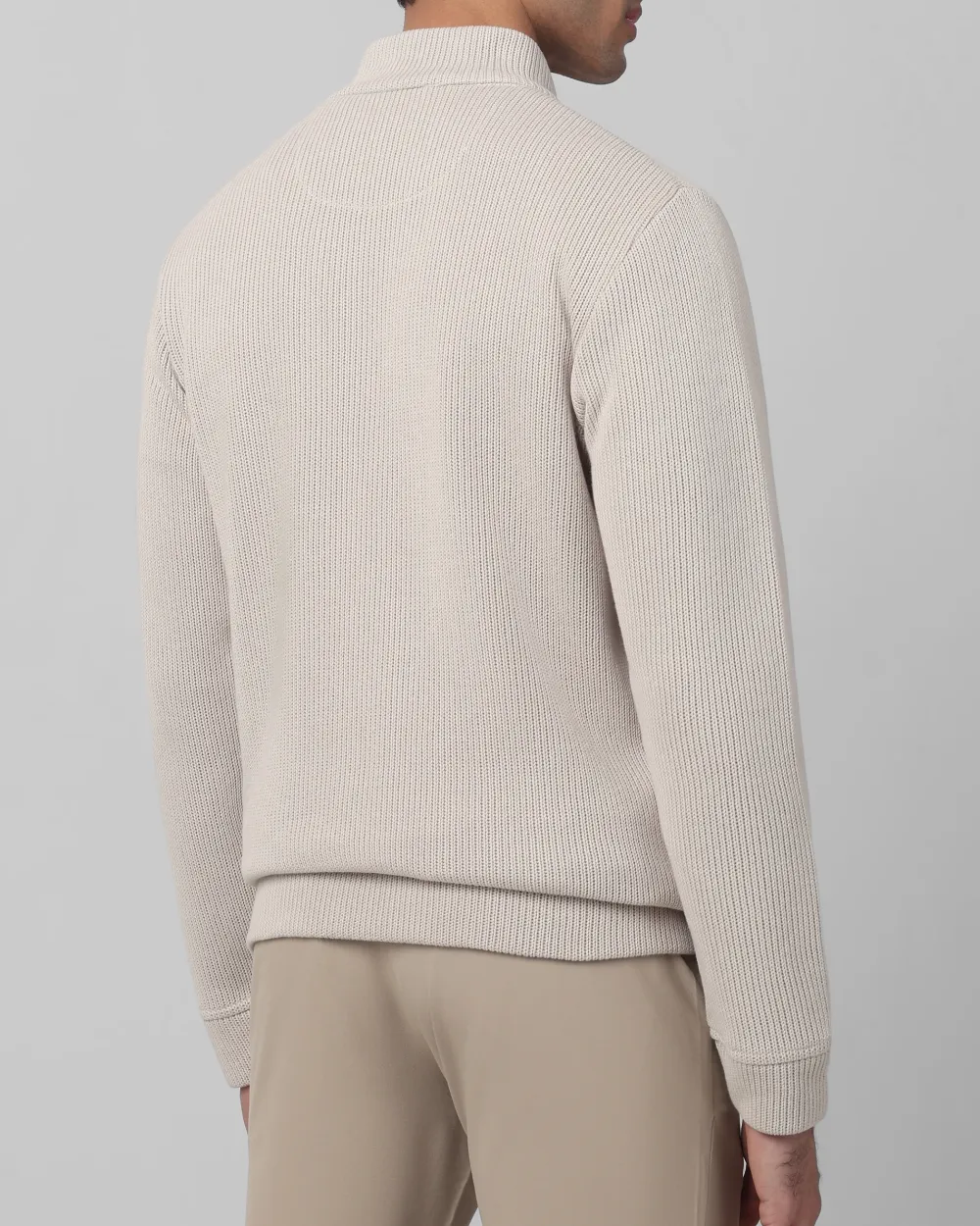 Comfortable Soft And Light-Skinned Slim Off White Sweater