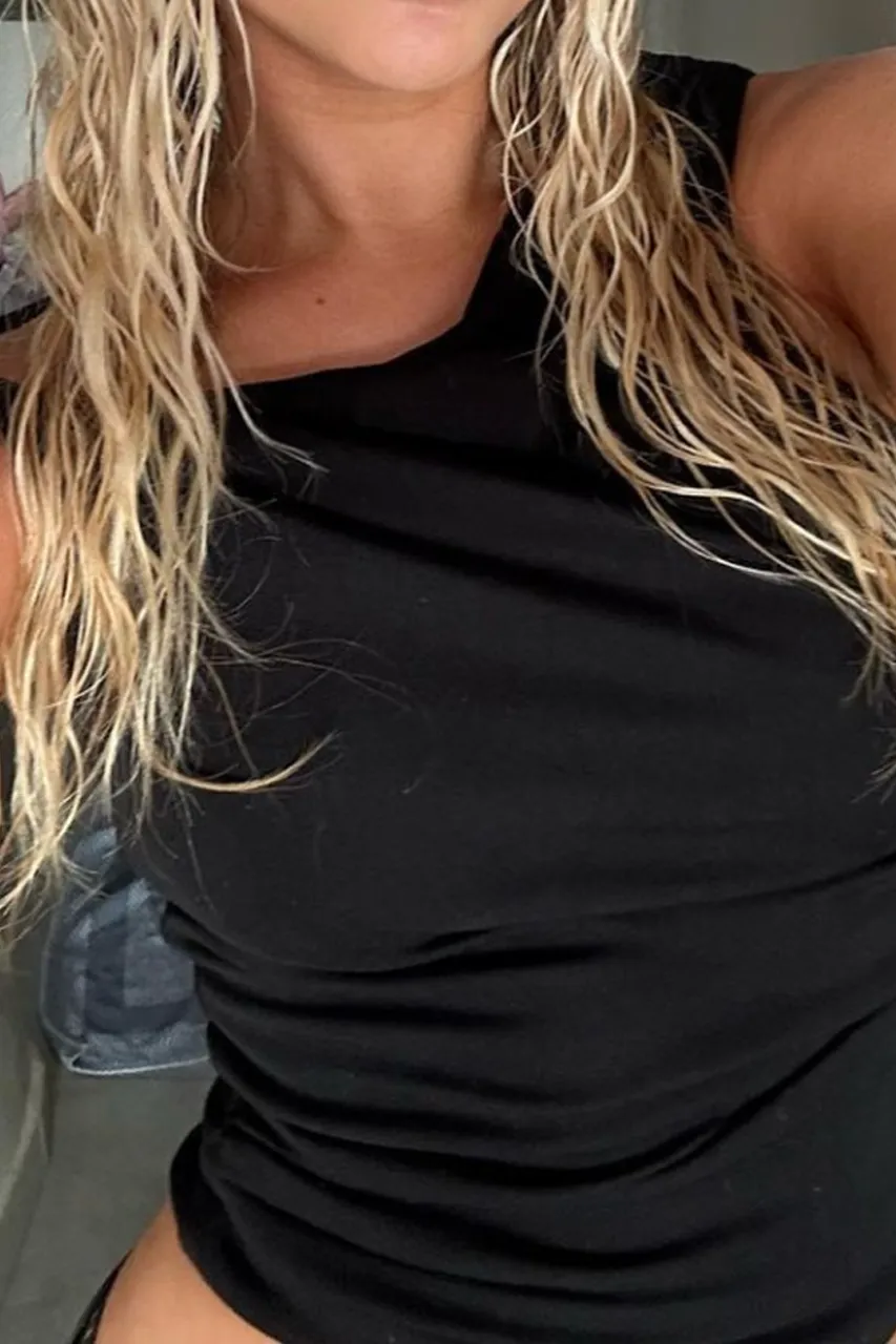 One Shoulder Sleeveless Fitted Crop Top