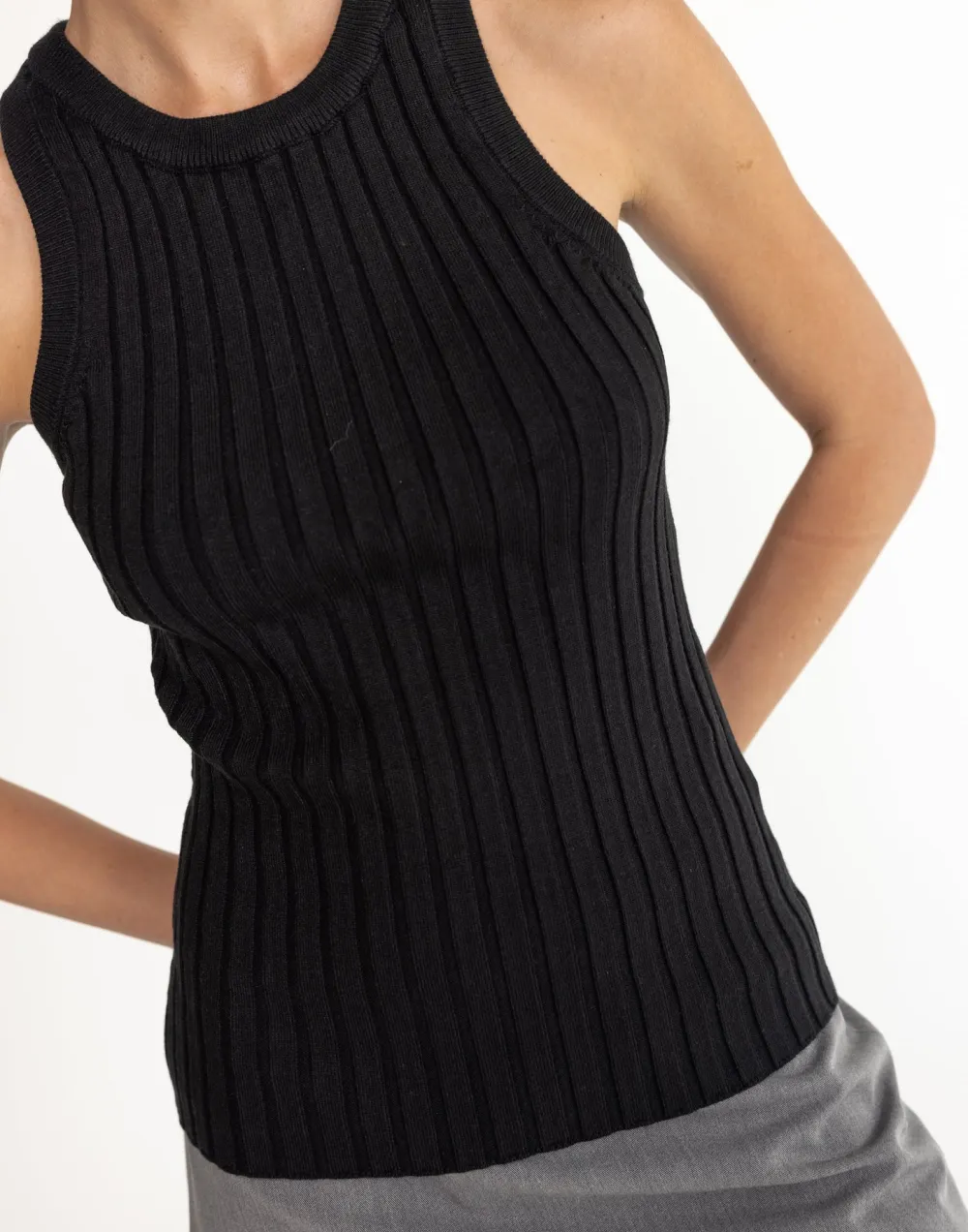 Simple 3D Ribbed Sleeveless Vest