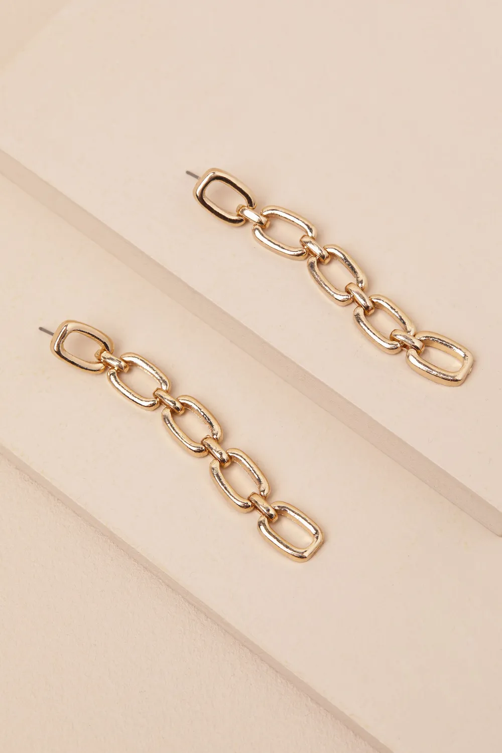 Simple And Versatile Low-Key Gold Earrings