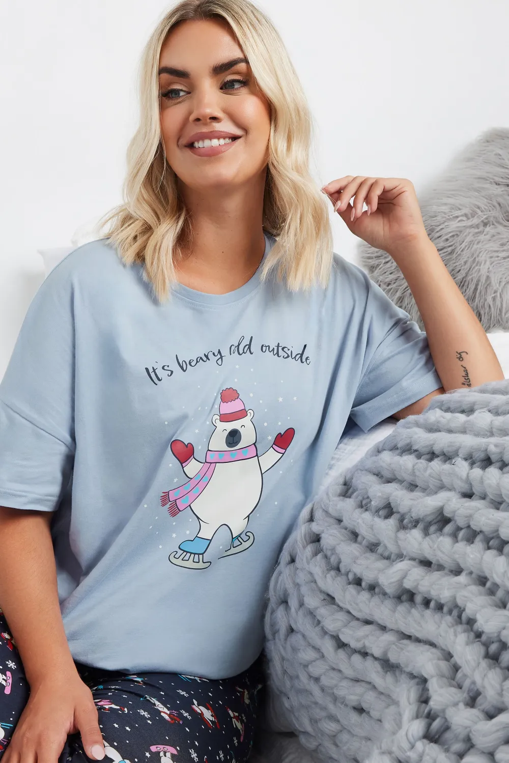 YOURS Curve Blue Polar Bear Cuffed Pyjama Set