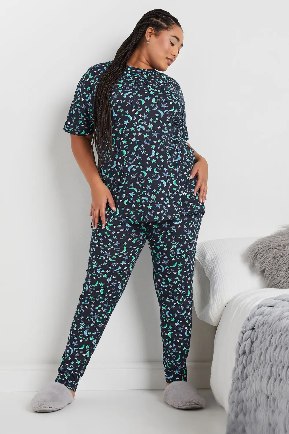 YOURS Curve Navy Blue Moon & Star Print Pyjama Set
