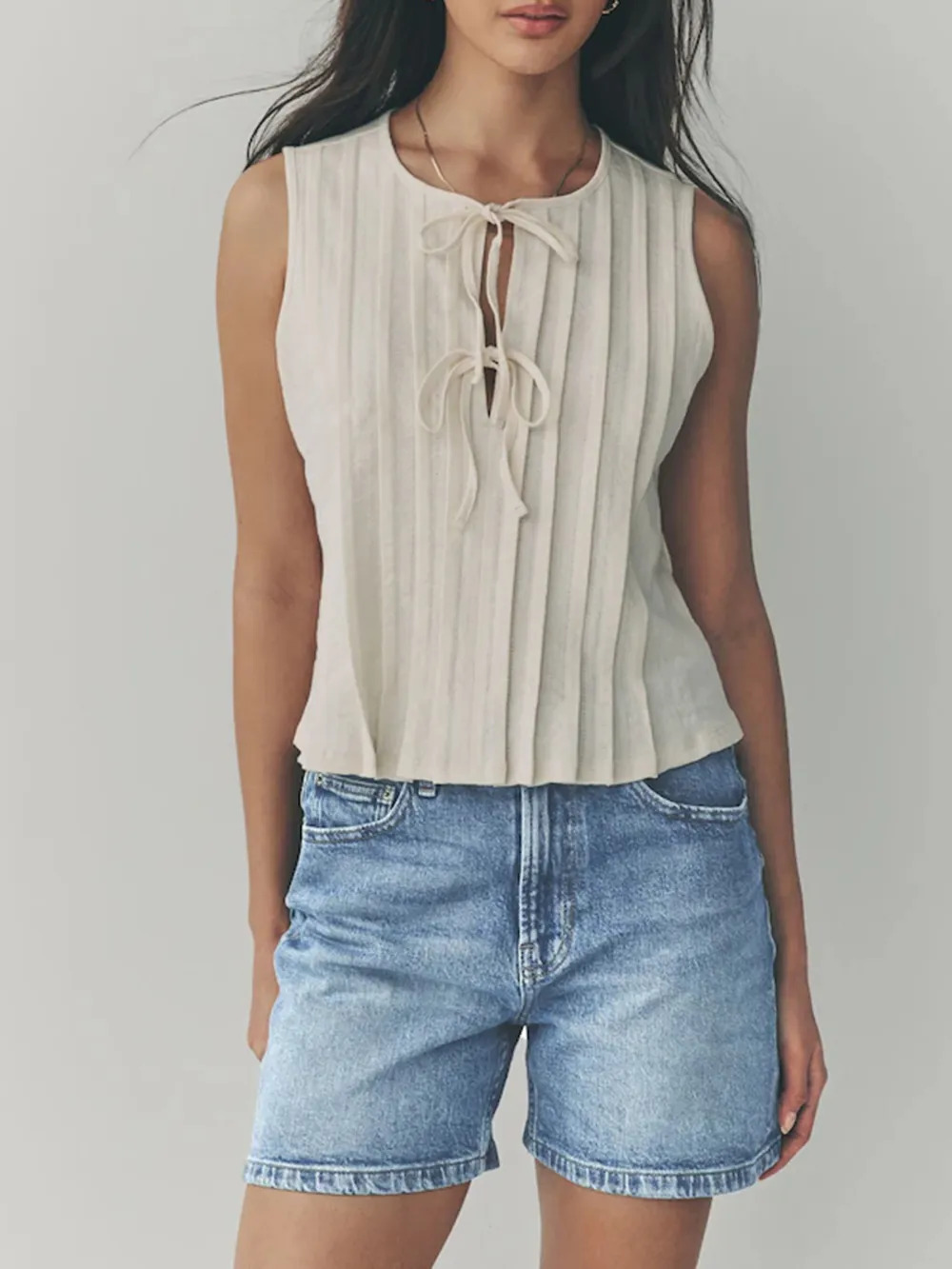 Classic Retro Slim-Fit Denim Shorts