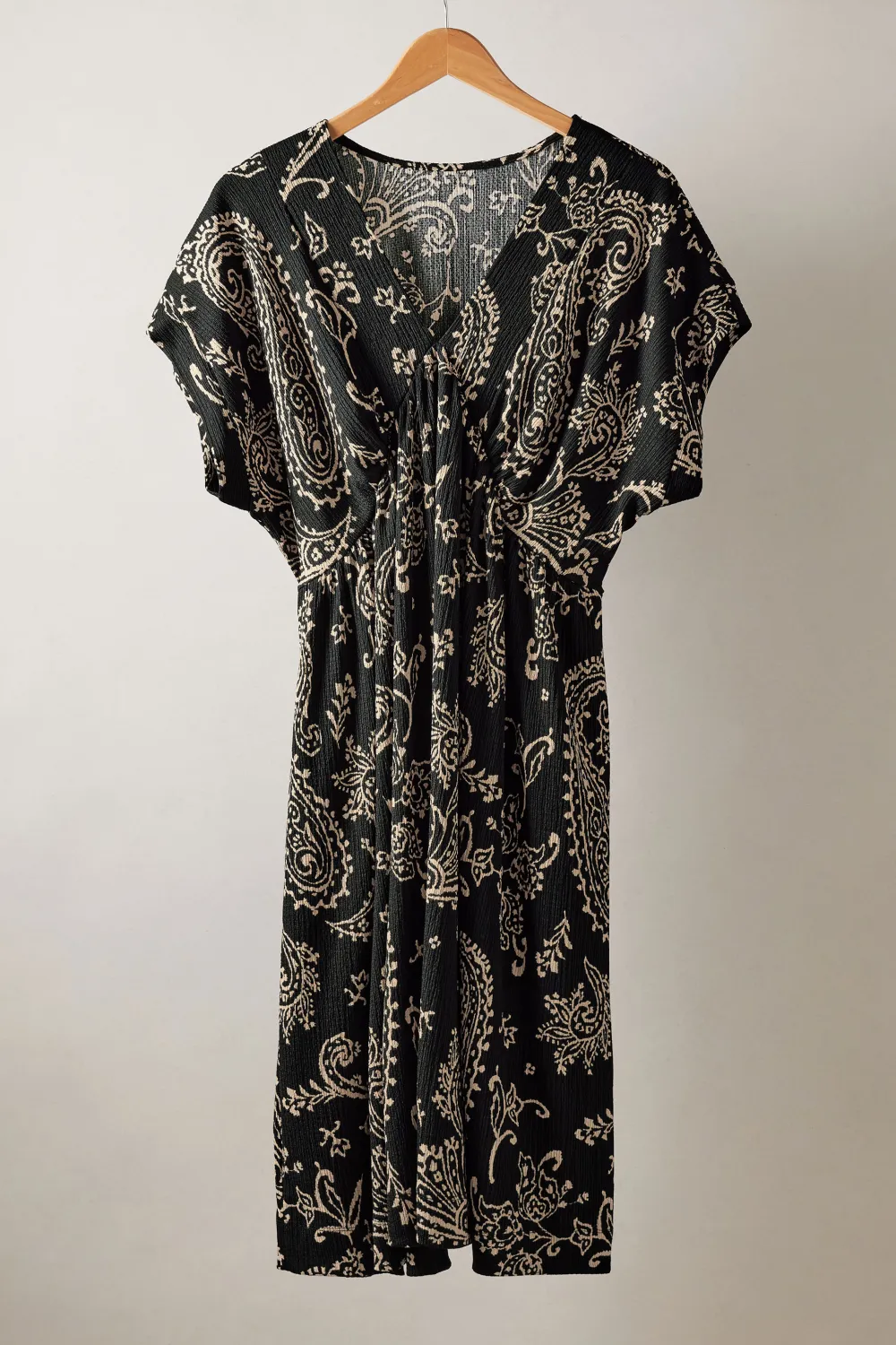 EVANS Curve Black Paisley Print Crepe Midi Dress