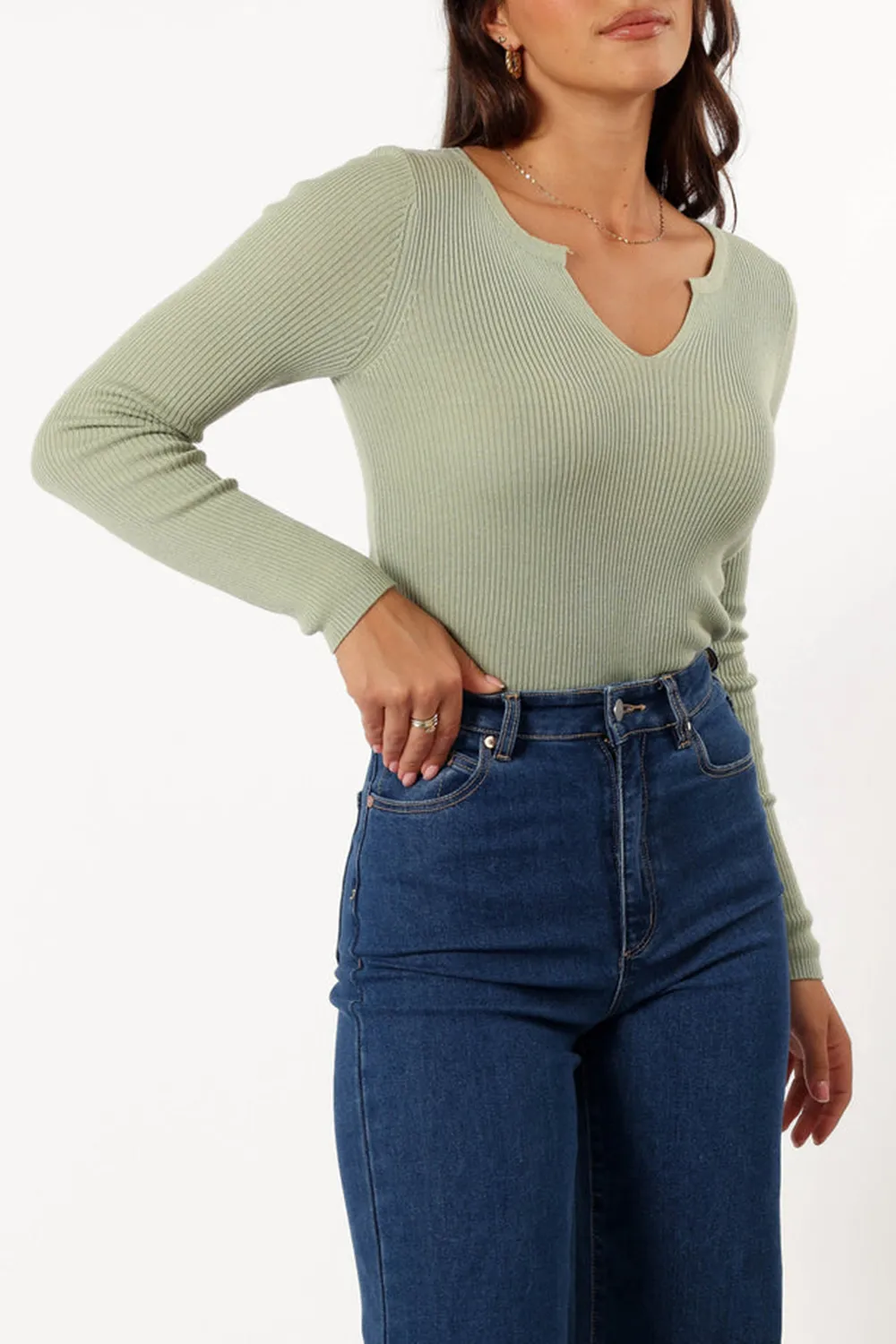 V NECK LONG SLEEVE TOP