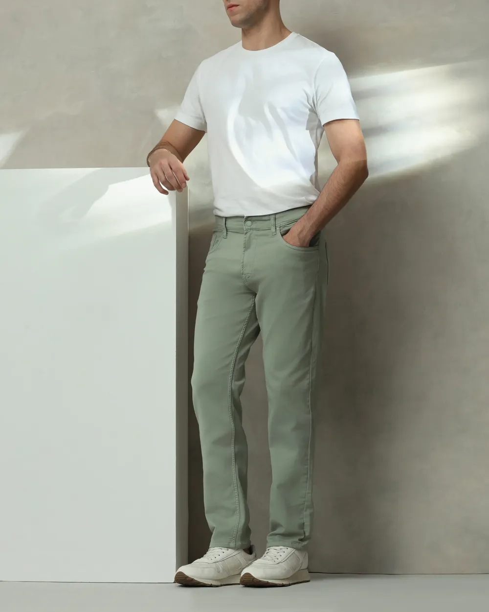 Classic Versatile And Comfortable Straight Sage Jeans