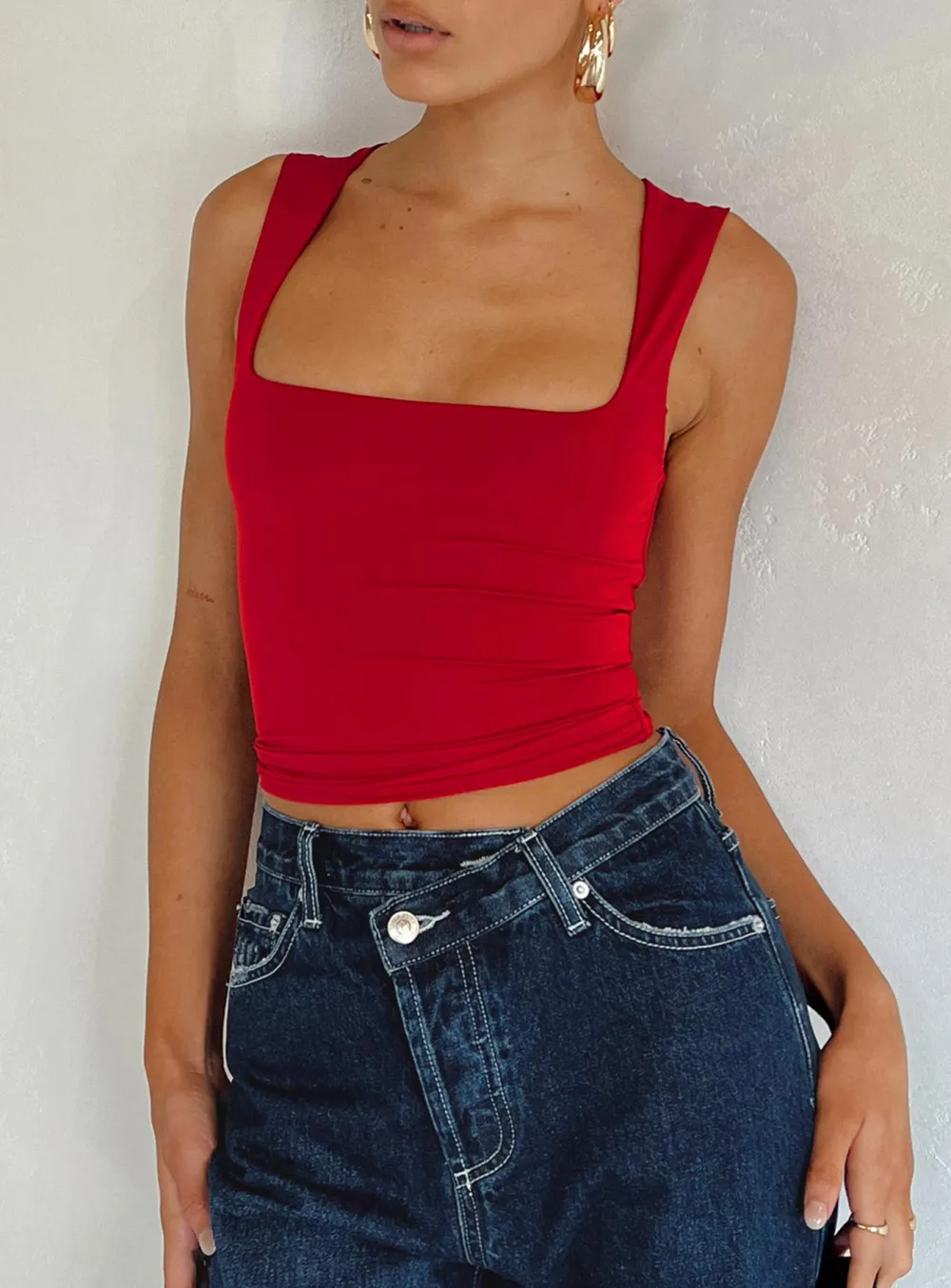 Scoop Neck Black Sleeveless Top