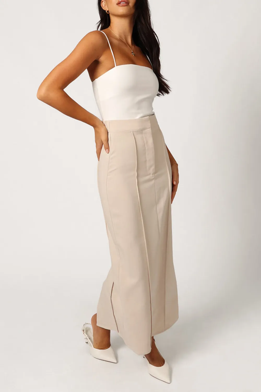 BLACK AND WHITE HIP SKIRT