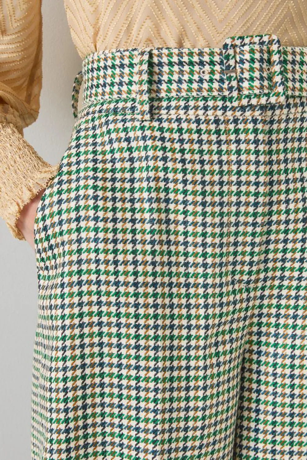Green Cream Checkered Knee Length Shorts