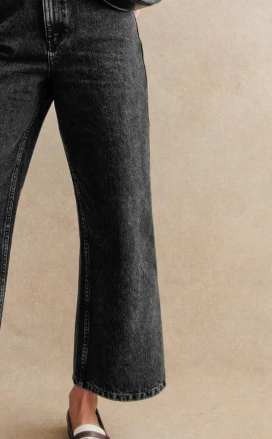 Loose Flared Cropped Trousers