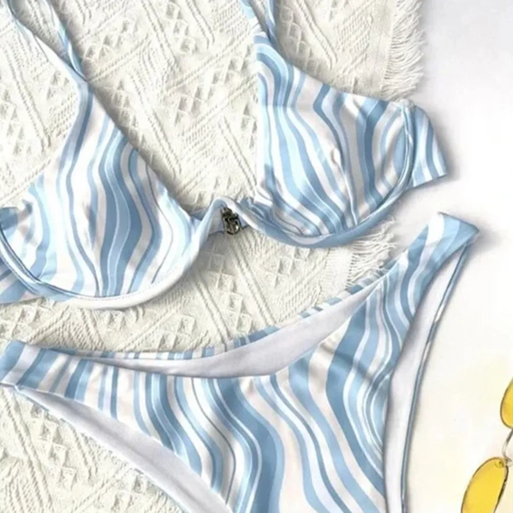 Linde Wave Print Underwire Bikini