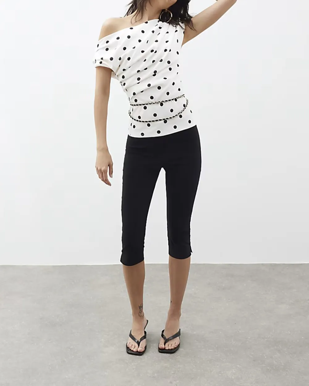 Fashion Design Off-Shoulder Short Sleeves T-Shirts