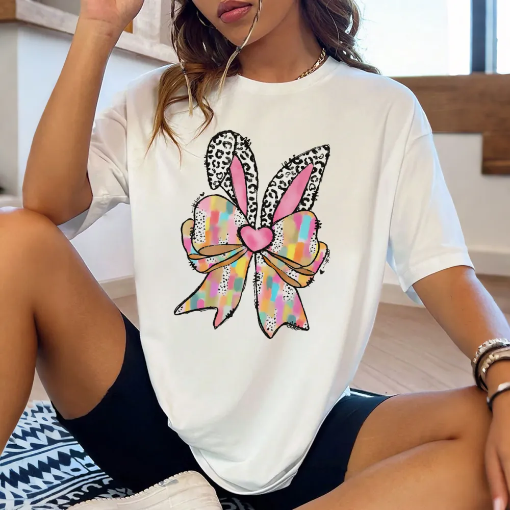 A Colorful Plaid Bow In The Shape Of Rabbit Ears, With Leopard Print Decorations And A Pink Heart Pattern On The Ears, And A Casual T-Shirt.