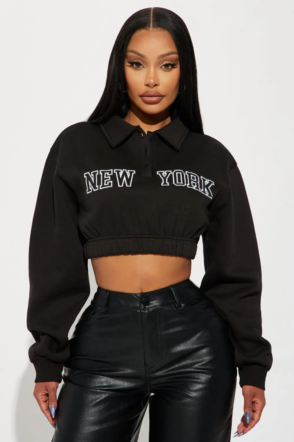 Living Better In NY Cropped Sweatshirt - Black