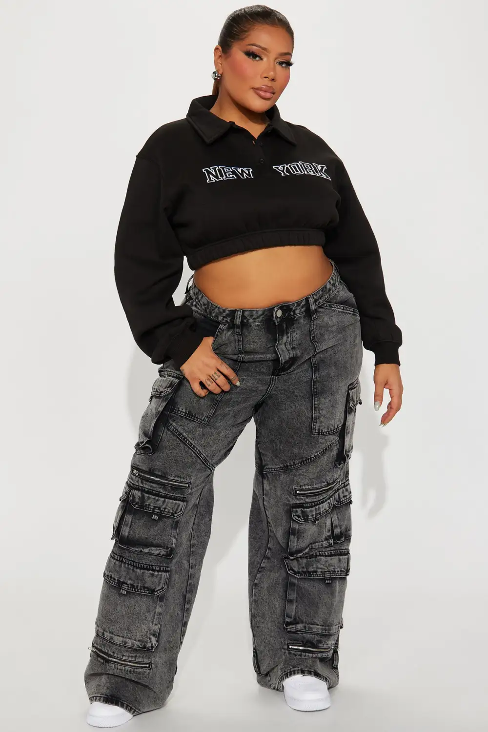 Living Better In NY Cropped Sweatshirt - Black