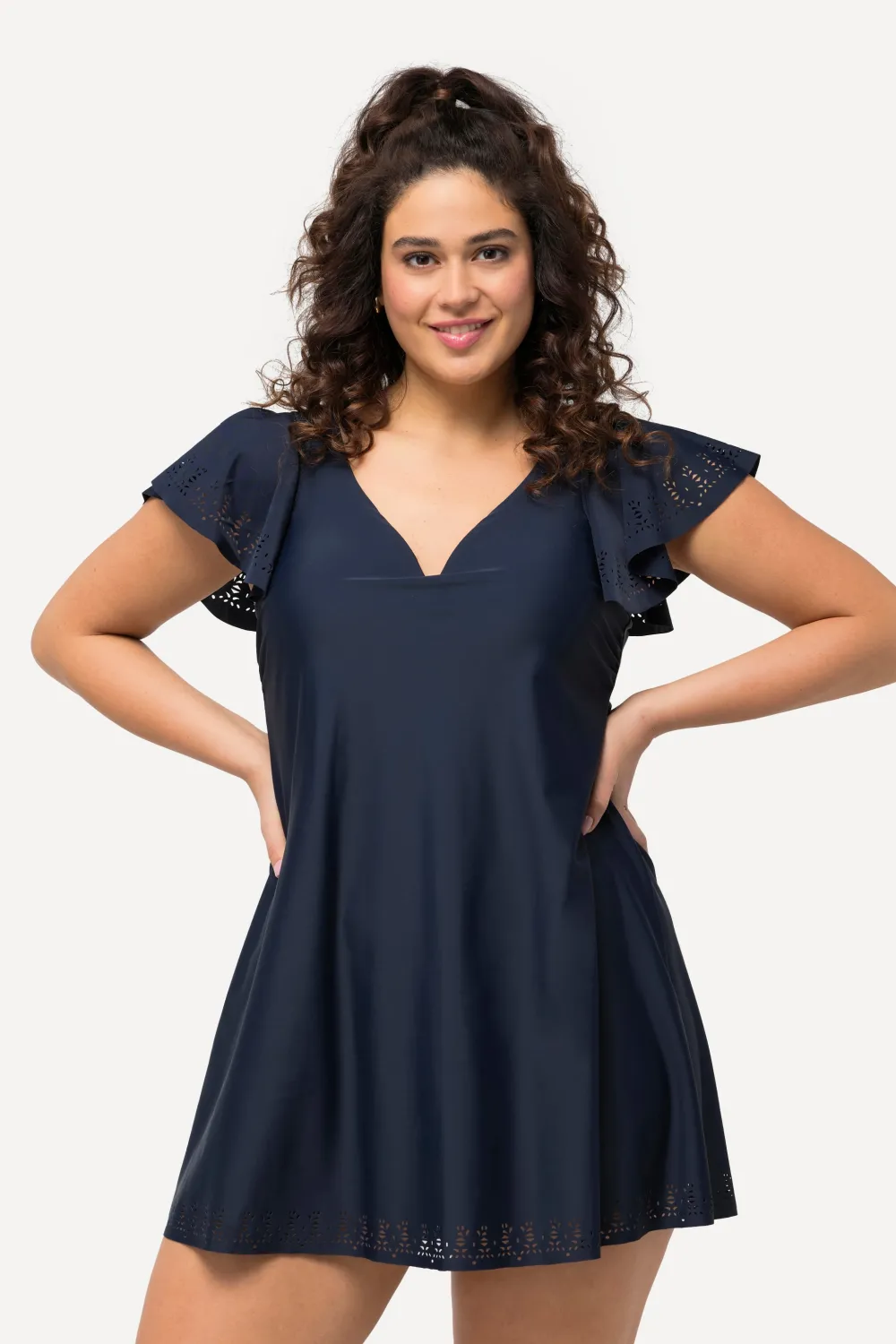 Badekleid Flügelärmel Softcups Lasercut-Muster Bügel