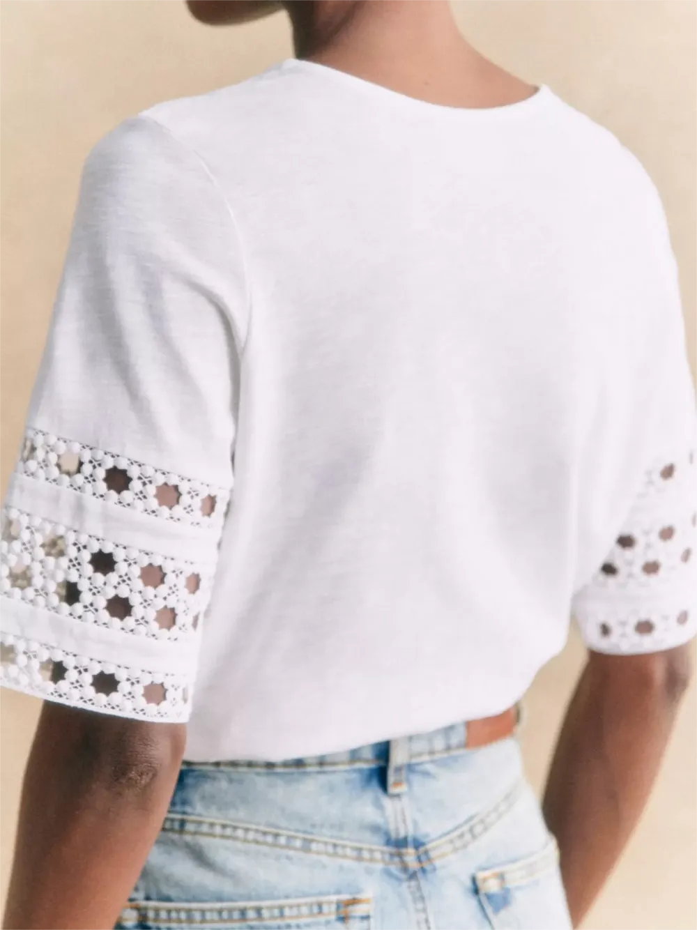 Round Neckline T-shirt